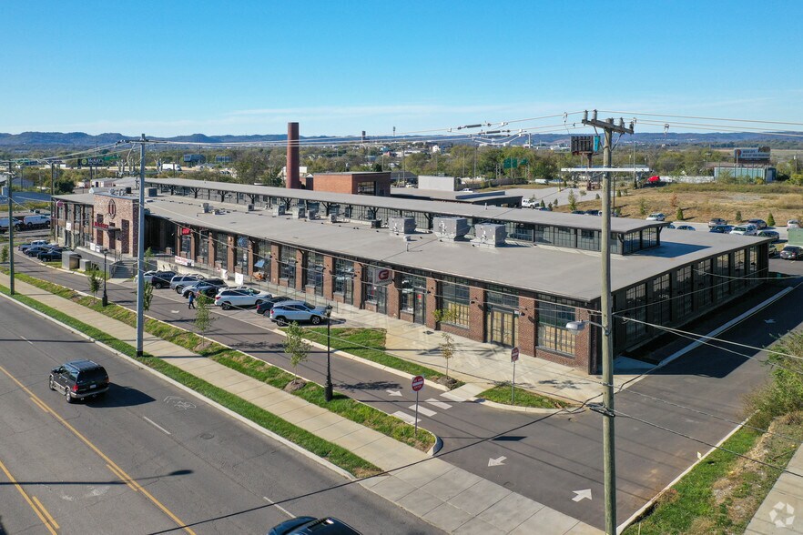 More Photos Of 3814 Charlotte Ave, Nashville General Retail For Lease