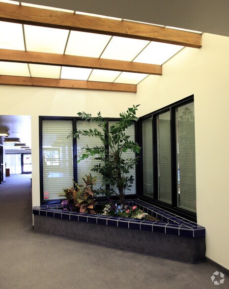 More Photos Of 8610 S Sepulveda Blvd, Los Angeles Medical For Lease