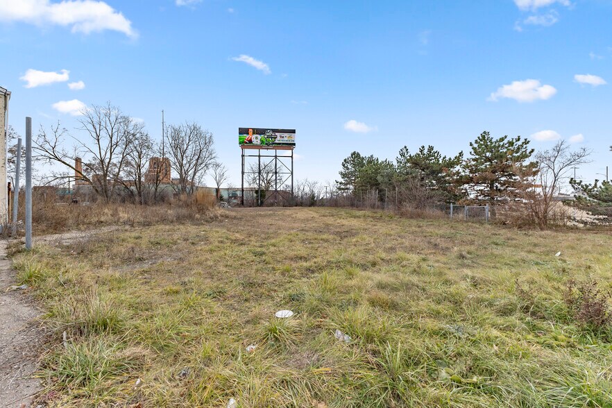 More Photos Of 15306 Rosa Parks Blvd, Detroit Warehouse For Sale