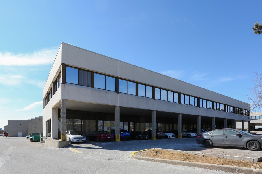 More Photos Of 45 W Wilmot St, Richmond Hill Light Distribution For Lease