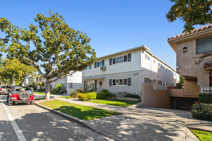Primary Photo Of 320 S Doheny Dr, Beverly Hills Apartments For Sale