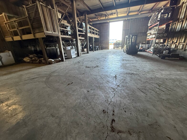 More Photos Of 10755 Highway 22, Dallas Warehouse For Sale