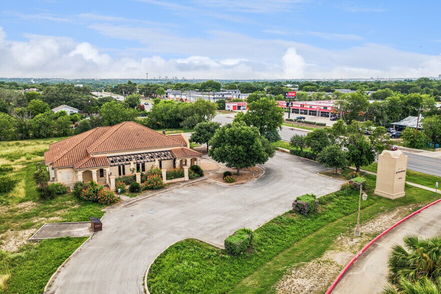 More Photos Of 3030 Rigsby Ave, San Antonio Medical For Sale