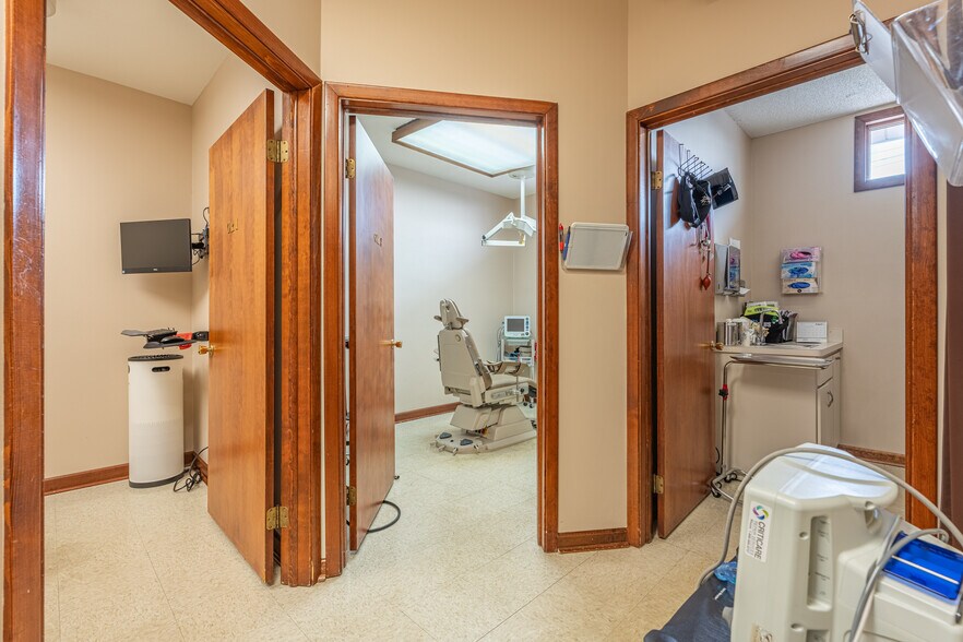 More Photos Of 302 N Hammes Ave, Joliet Medical For Lease