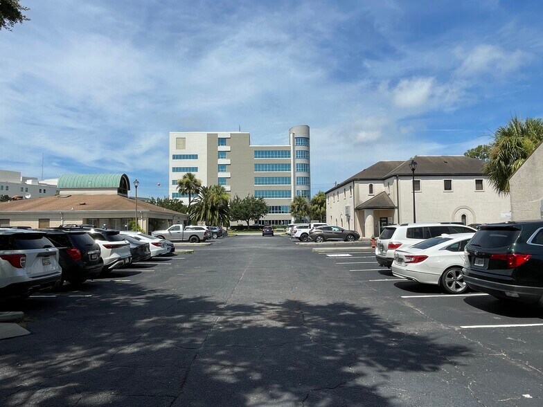 More Photos Of 3226 Hampton Ave, Brunswick Medical For Sale