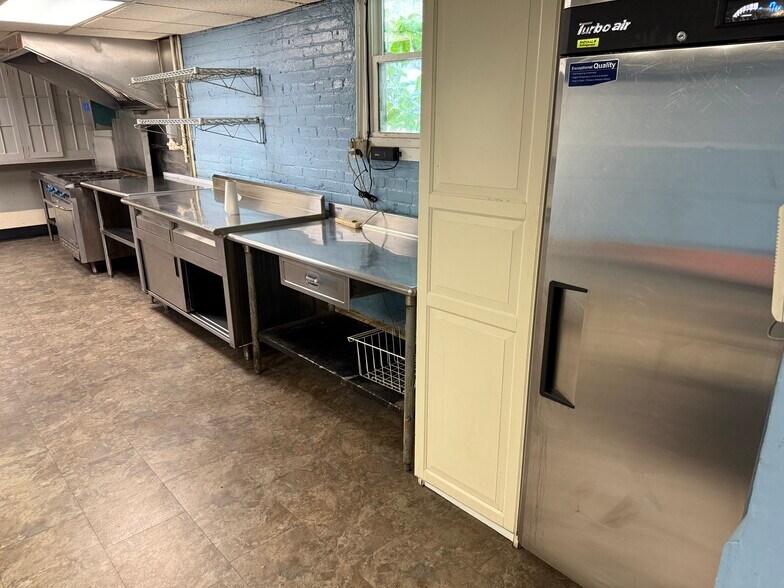 More Photos Of 57-59 Sharp St, Haverstraw Office For Sale