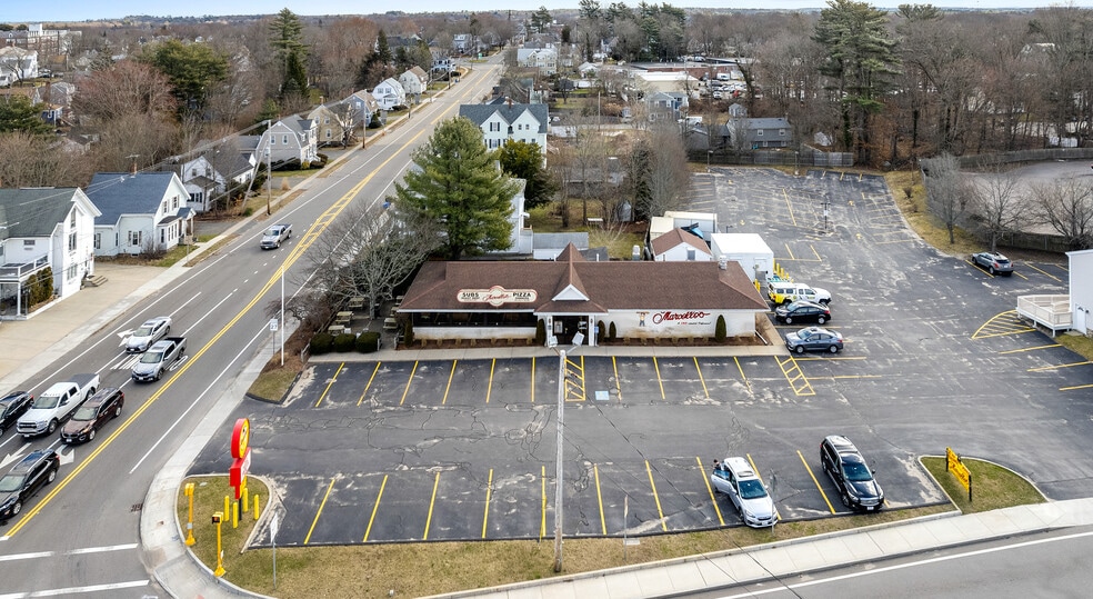 More Photos Of 733 Bedford St, Whitman Restaurant For Sale