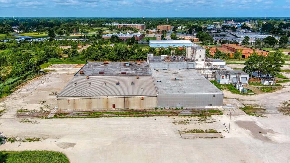 More Photos Of 3600 Elm Ave, Portsmouth Warehouse For Lease