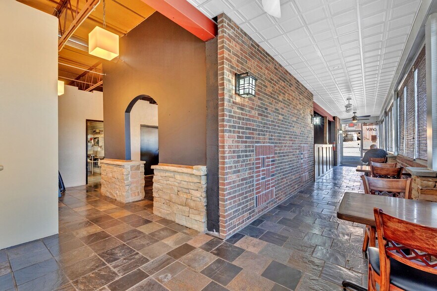 More Photos Of 401 Elm St, Johnson City Freestanding For Sale