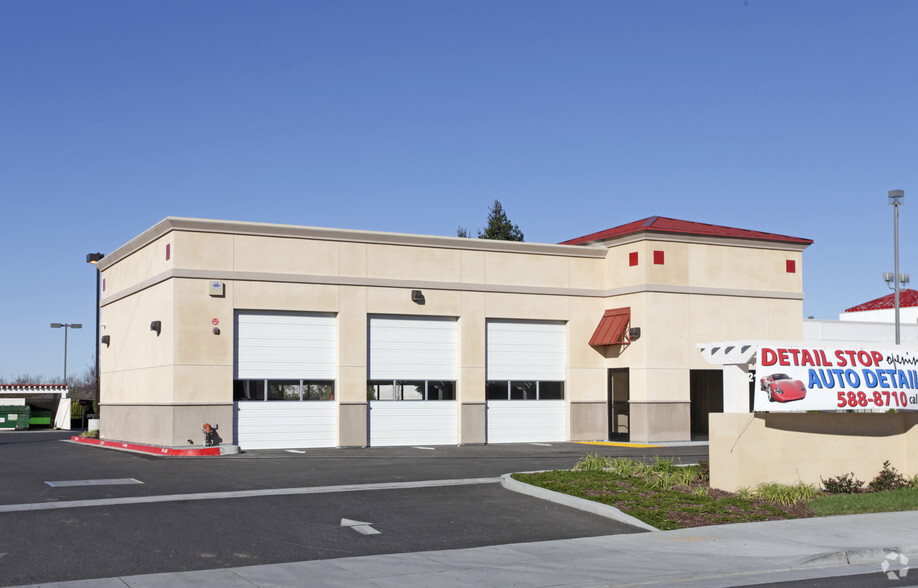 Primary Photo Of 5215 Redwood Dr, Rohnert Park Auto Repair For Lease