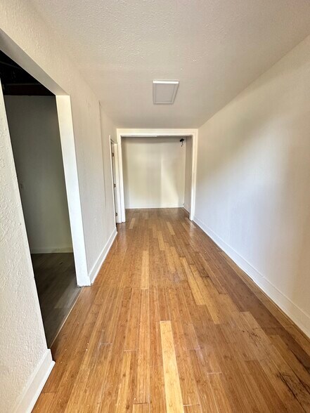 More Photos Of 1118-1126 Fair Oaks Ave, South Pasadena Storefront For Lease