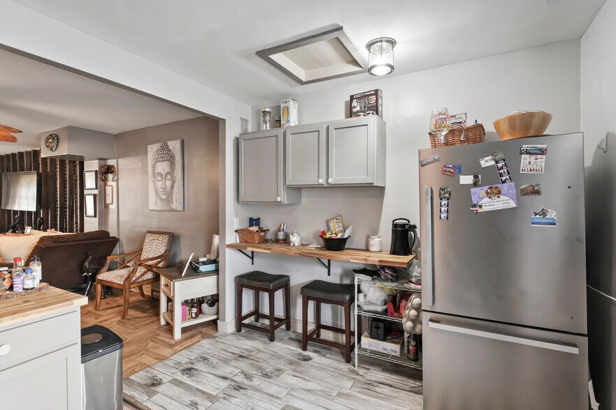 More Photos Of 165 Madison Ave, Albany Storefront Retail Residential For Sale