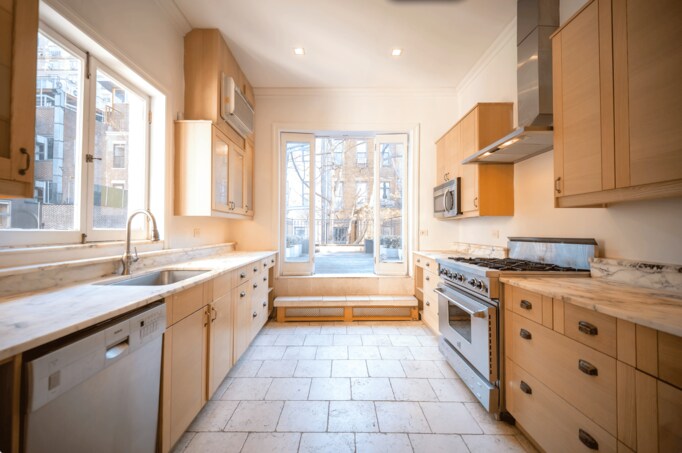 More Photos Of 28 W 89th St, New York Apartments For Sale