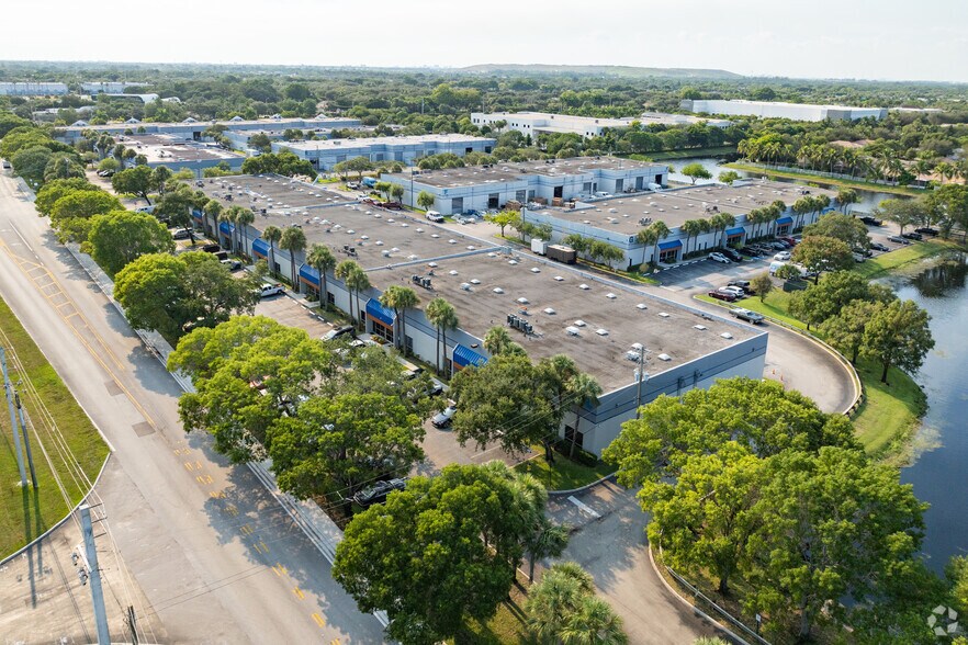 More Photos Of 6601 Lyons Rd, Coconut Creek Warehouse For Lease