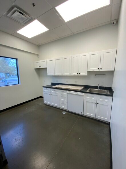 More Photos Of 9690 Dallas St, Commerce City Warehouse For Sale