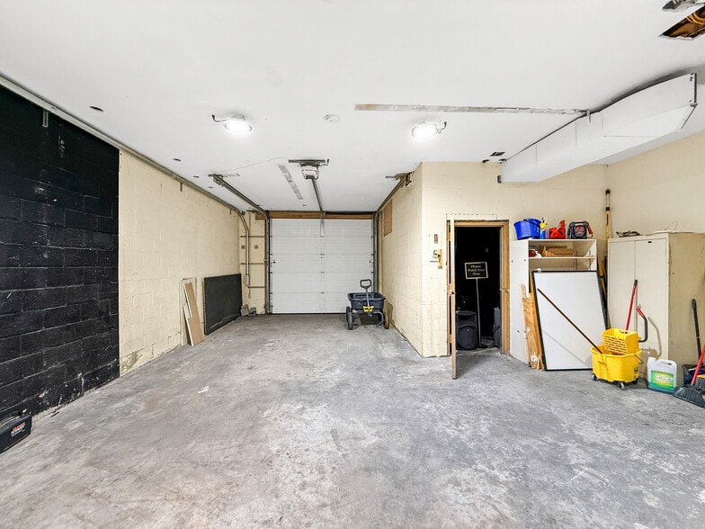 More Photos Of 64 Dewey St, Worcester Office For Sale