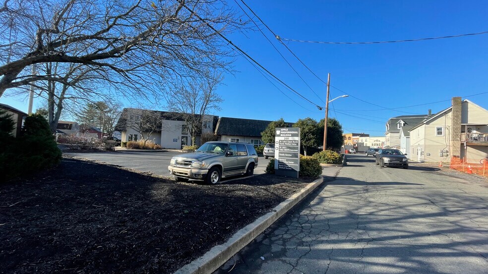 More Photos Of 200 Apple St, Quakertown Medical For Lease