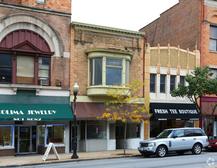 More Photos Of 6 N Broadway St, Aurora Storefront For Sale