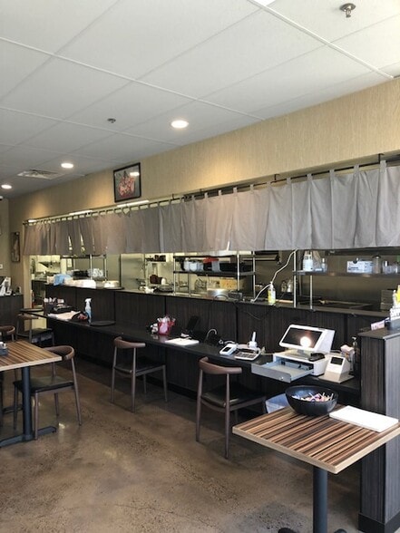 More Photos Of 3370-3400 S Bristol St, Santa Ana Freestanding For Lease