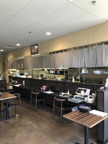 More Photos Of 3370-3400 S Bristol St, Santa Ana Freestanding For Lease