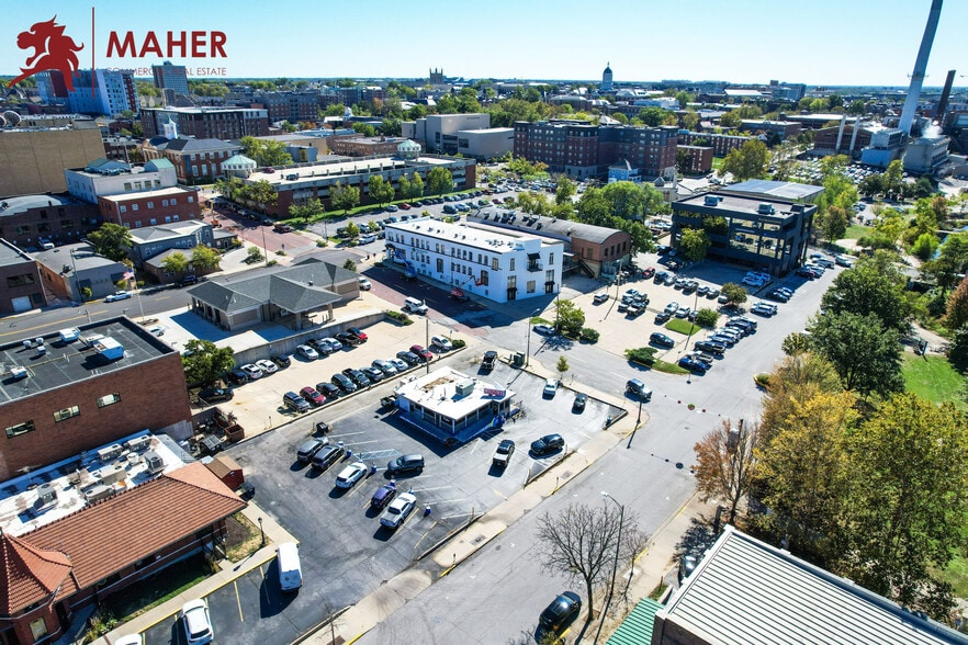 More Photos Of 402 E Broadway, Columbia Restaurant For Sale