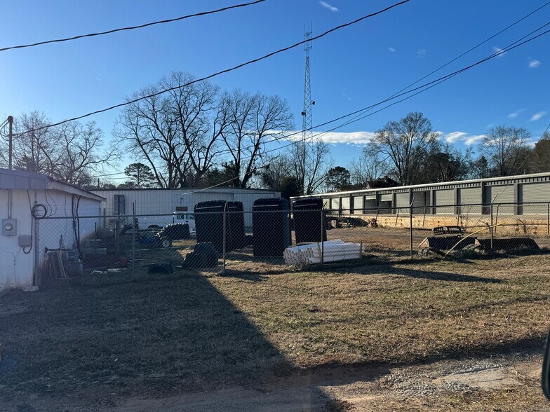 More Photos Of 8665 Maysville Rd, Maysville Self Storage For Sale