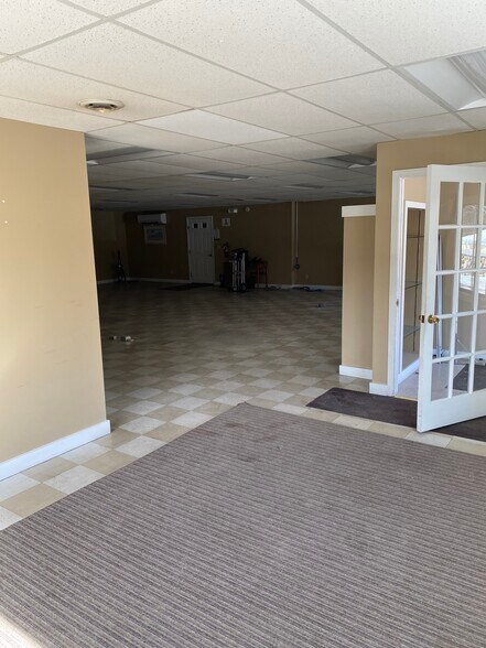 More Photos Of 23 Foundry Ave, Meredith Warehouse For Sale