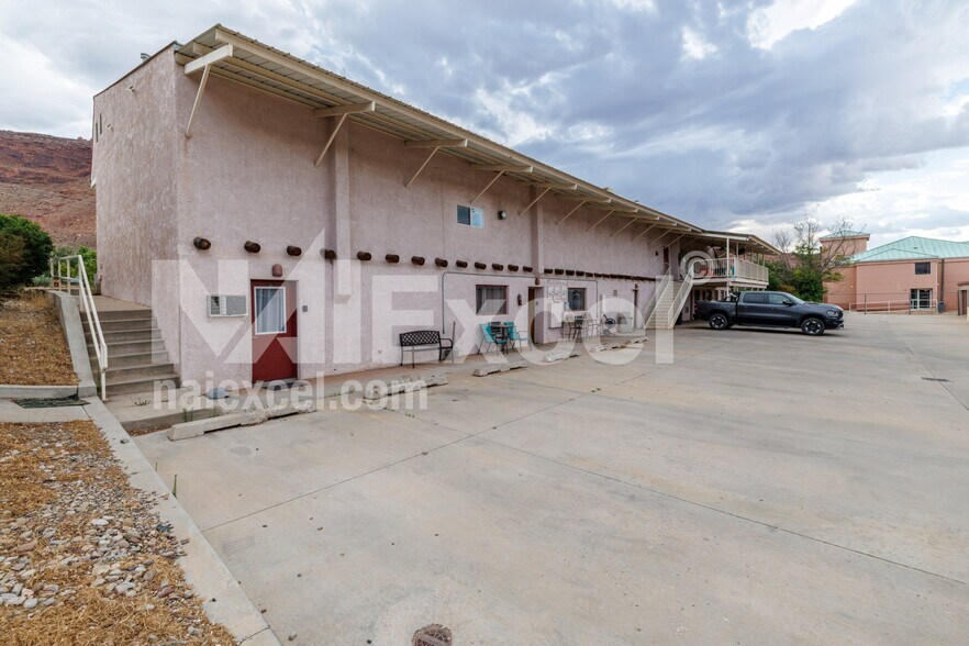 More Photos Of 1075 S Highway 191, Moab Hotel For Sale