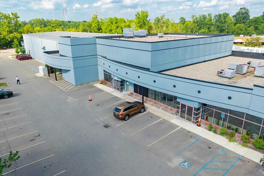 More Photos Of 42350 Grand River Ave, Novi Office For Sale