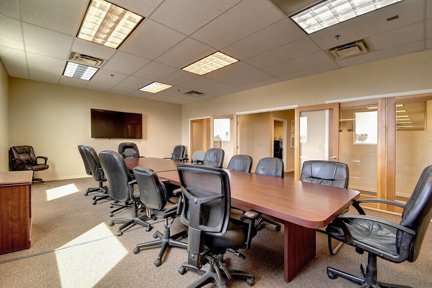 More Photos Of 8101 E McDowell Rd, Scottsdale Light Distribution For Lease