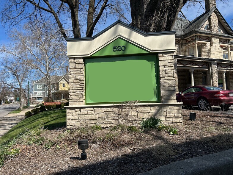 More Photos Of 520 N Walnut St, Bloomington Office For Lease