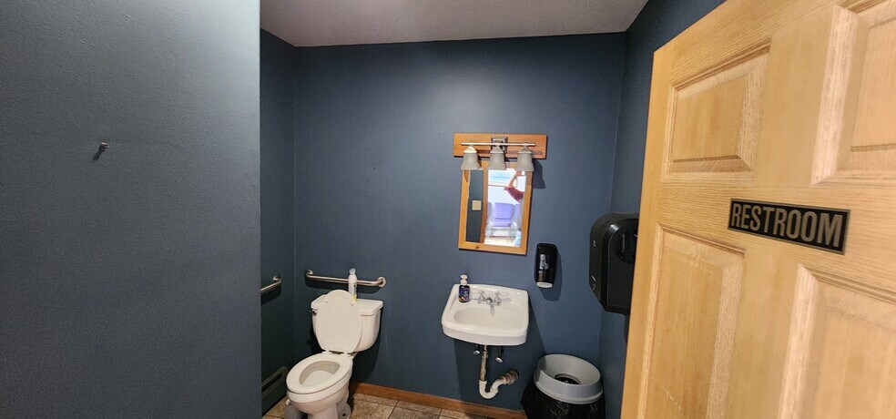 More Photos Of 4579 Lake Rd S, Brockport Auto Dealership For Lease
