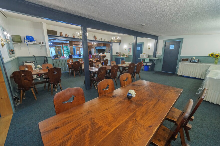 More Photos Of 6 Abroad Rd, West Dover Hotel For Sale