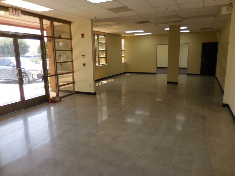More Photos Of 19801 Hamilton Ave, Torrance Warehouse For Lease