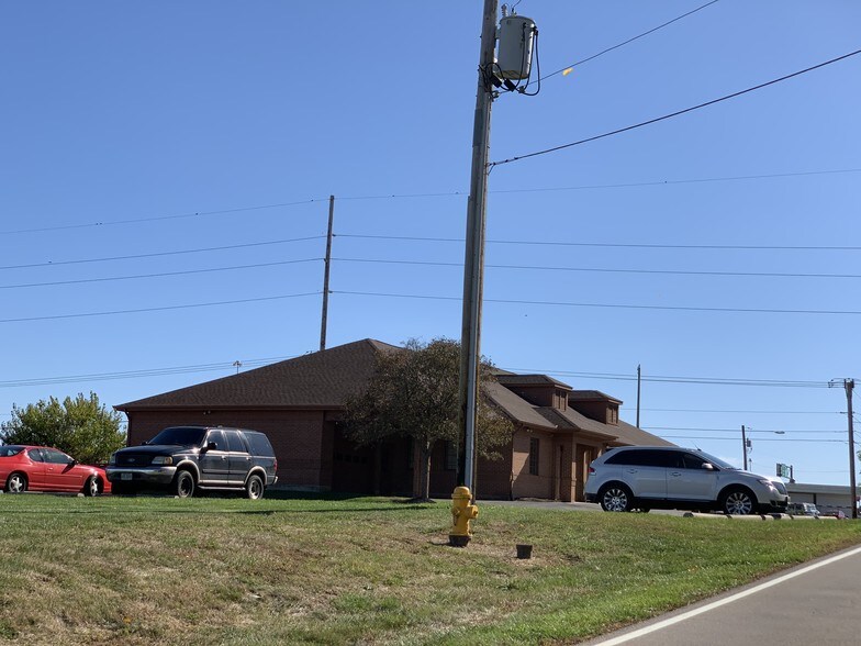 More Photos Of 880 Engle Rd, Vandalia Medical For Lease