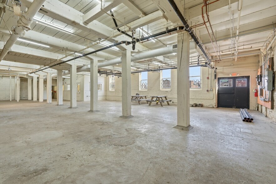 More Photos Of 420 Dwight St, Holyoke Manufacturing For Lease