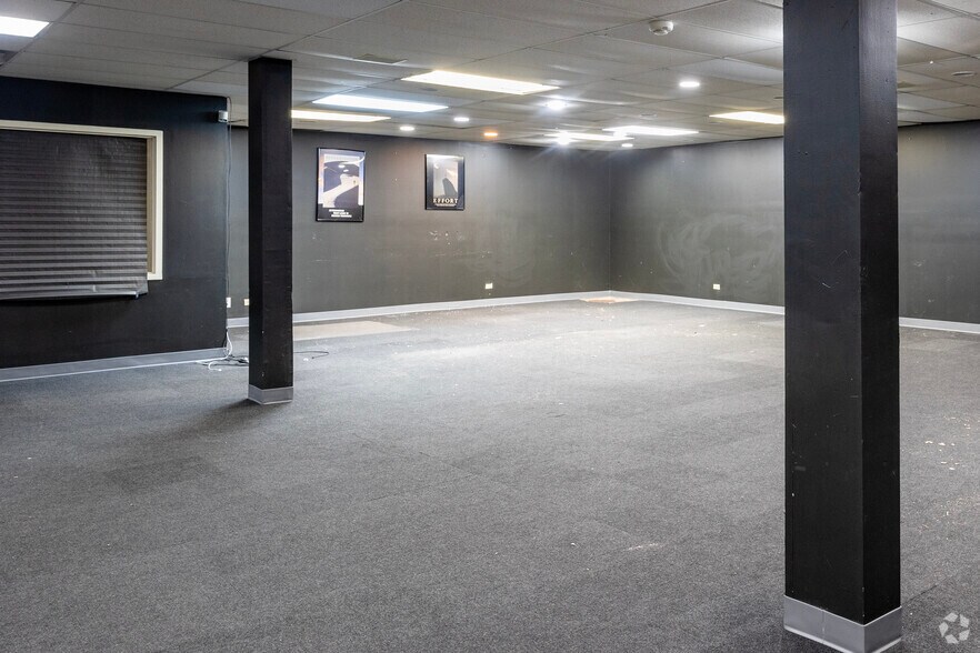 More Photos Of 5744 W Irving Park Rd, Chicago Office Residential For Lease