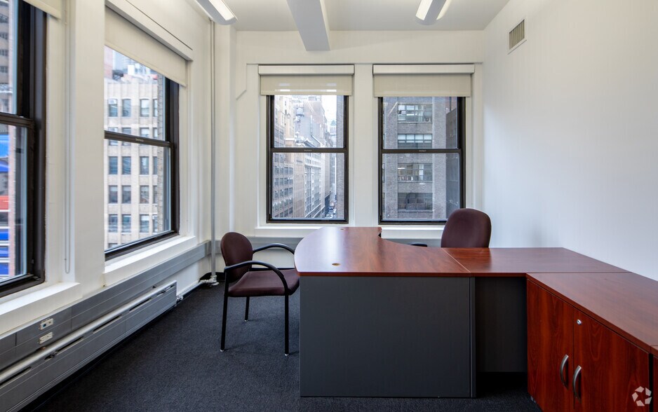 More Photos Of 589 Eighth Ave, New York Loft Creative Space For Lease