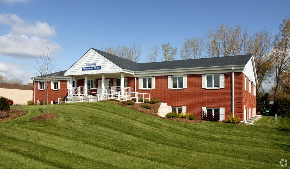 More Photos Of 14640 W Greenfield Ave, Brookfield Office Residential For Lease