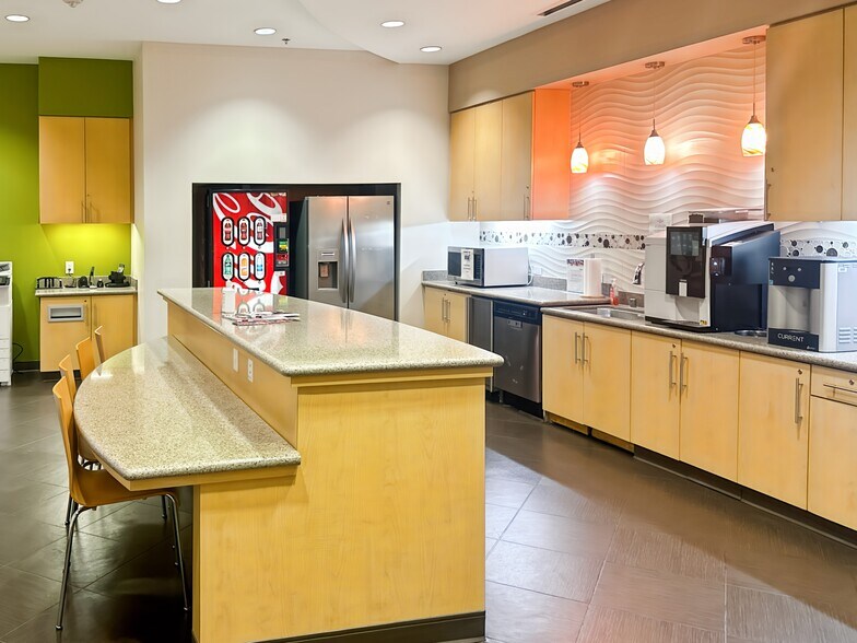 More Photos Of 410 S Rampart Blvd, Las Vegas Coworking Space