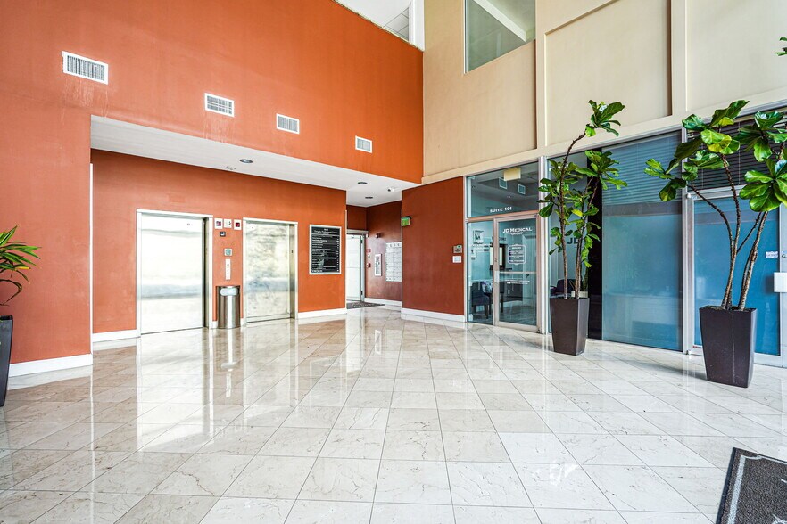 More Photos Of 2645 SW 37th Ave, Miami Medical For Sale