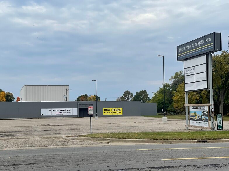 More Photos Of 1108 Main St, Three Rivers General Retail For Lease