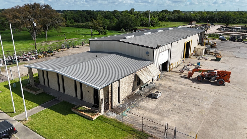 More Photos Of 3735 E Hwy 6, Alvin Warehouse For Sale