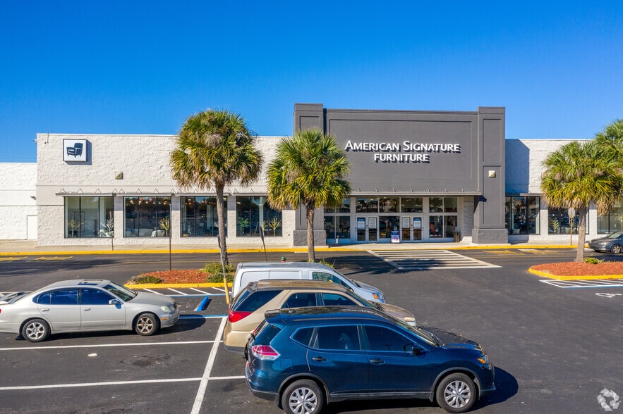 Primary Photo Of 7463 W Colonial Dr, Orlando Freestanding For Sale