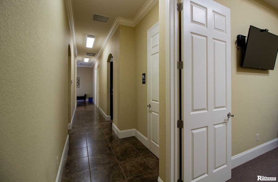 More Photos Of 624 Midflorida Dr, Lakeland Office For Lease