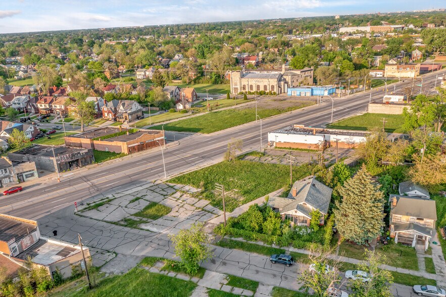 More Photos Of 11825 W Grand River, Detroit Land For Sale