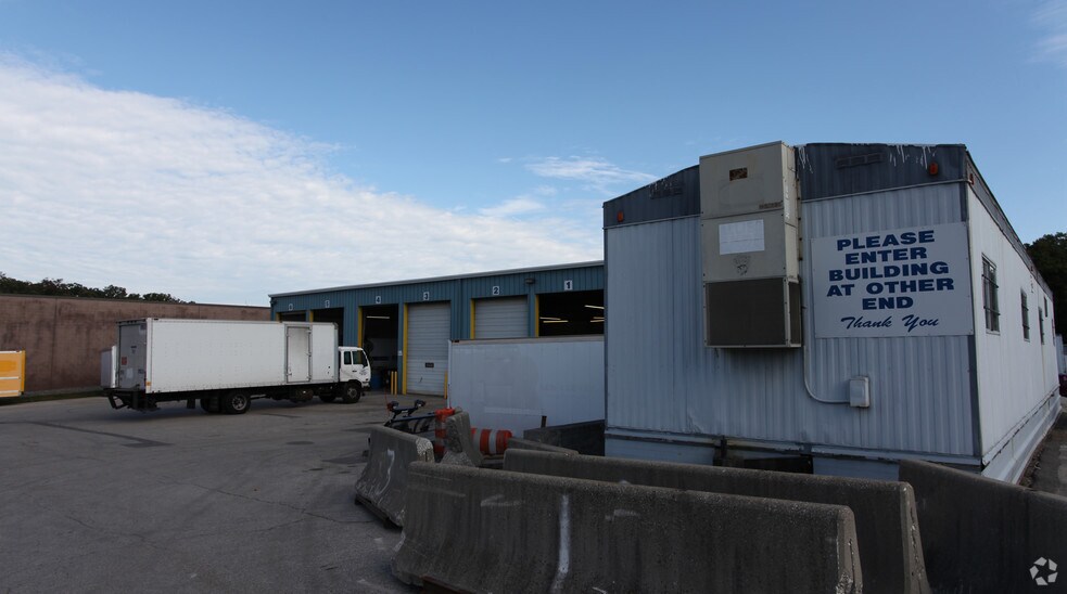 More Photos Of 7185-7189 Montevideo Rd, Jessup Service For Lease
