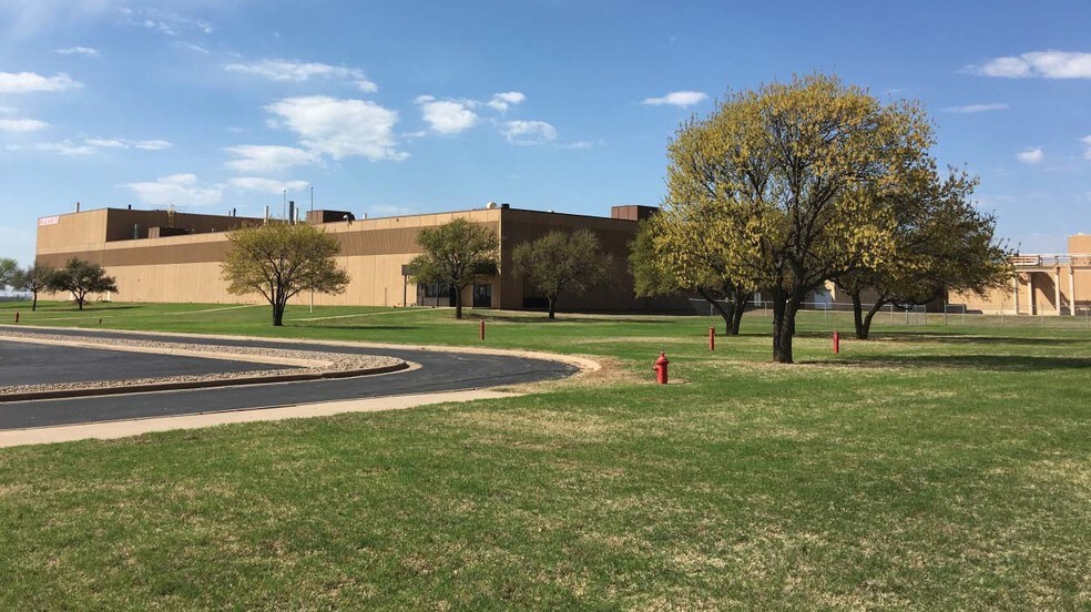 Primary Photo Of 8600 N Central Fwy, Wichita Falls Manufacturing For Sale