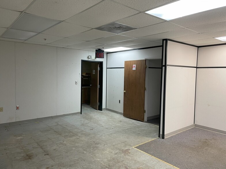 More Photos Of 21666 Melrose Ave, Southfield Industrial For Sale