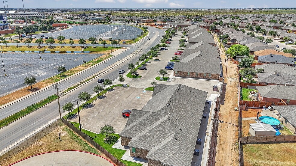 More Photos Of 707 Tradewinds Blvd, Midland Office For Lease